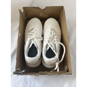 Under Armour Women's Glyde 2.0 MT 3026601-105 Sz‎ 7